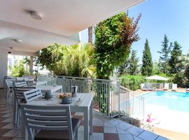 Villa Nice Dream With Pool And Terrace - Happy Rentals, hotel i Neviano