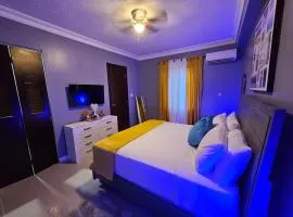 Paradise Haven at Hamptons - -across from Ac Marriot Hotel