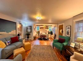 Home, Carriage House, Fast WIFI, Workspace, Exercise Room!, hotel amb aparcament a Wheat Ridge