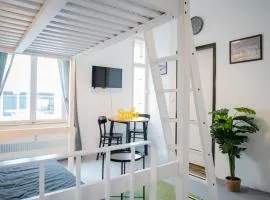 Shabby Chic plus Self CheckIn plus Free Street Parking