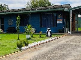 Jerilderie BNB - Pets Welcome - House, hotel with parking in Jerilderie