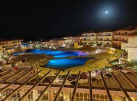 Amarina Jannah Resort & Aqua Park, hotell i Coraya Bay