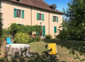 Amazing Home In Chemilly