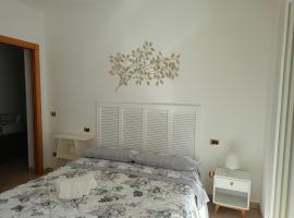 Da Eolo - Appartamento al mare, hotel na praia em Grottammare