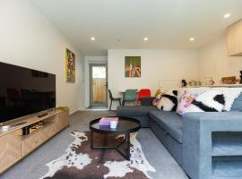 stylish and comfort in CBD, hotel in Christchurch