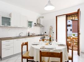 Casa Dany - Alba - Family Apartment, hotel di Guarene