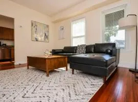 Stylish Apartment in Malden 20 Min from Boston #2