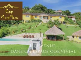 Villa luxueuse avec une vue extraordinaire – domek wiejski w mieście Andilana