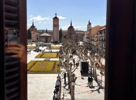 Sueña en la Plaza Cervantes, parkimisega hotell sihtkohas Alcalá de Henares