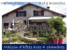 Aux Lacs et Cascades, bed & breakfast kohteessa Songeson