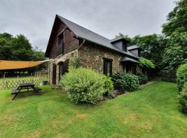 Authentic French house with great view 4 bedrooms and a lot of land, cheap hotel in Troche