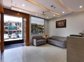 Hotel The Emporio A Corporate Suites, hotel in Ghaziabad