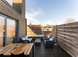 Duplex in hartje Brugge met ruim zonneterras 2p