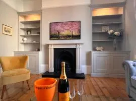 No2 Clarence grade II Regency townhouse short walk to racecourse and town centre