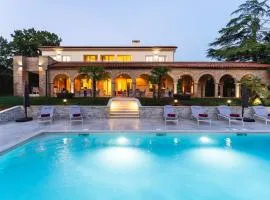 Luxury Villa Lionea in Poreč for 10 people with sea view & private pool