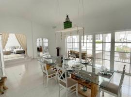Große sonnendurchflutete Wohnung, hotelli kohteessa Costa Calma