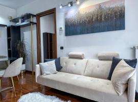 Luxury White Apartment BGY - Orio al Serio Airport, hotell med parkeringsplass i Zanica