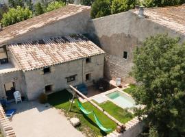 Can Óscar Rural Casa con piscina y barbacoa ideal para famílias, hotel con alberca en Mediona