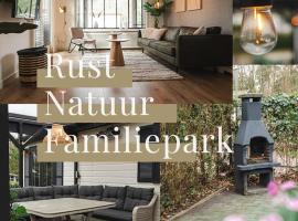 Chalet op familiepark Veluws Hof op de Hoge Veluwe, hotel en Hoenderloo