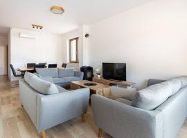 Duplex Holiday Apartment: Škofljica şehrinde bir ucuz otel