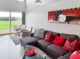 4 person holiday home in FARSUND-By Traum、ファールスンのホテル