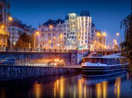 Dancing House - Tančící dům hotel, готель у Празі