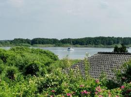 Ferienhaus Blick auf die Müritz, vacation rental in Sietow