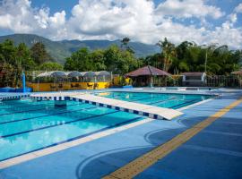 Hotel Karlaká Calarcá Quindio, hotelli kohteessa Calarcá