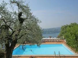 Apt QUARZO Salò magic lake view