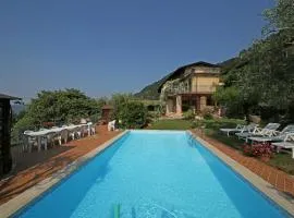 Apt QUARZO Salò magic lake view
