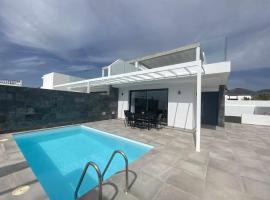 Dedal Villa con piscina y barbacoa para disfrutar, hotel in Puerto Calero