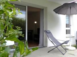 TY BIHAN - T2 - Wifi - Parking - Terrasse, hotel a Séné