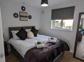 OPP Sidmouth - Cosy Coastal Chalet great views! BIG SAVINGS booking 7 days or more! - Dogs by Request Only, apartment in Sidmouth