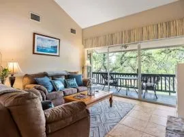 Canyon Lake Spacious w Balcony Pool & Comfy Beds