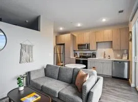 CozySuites Roomy 1BR, Lawrenceville