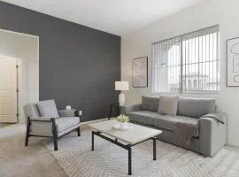 Landing Modern Apartment with Amazing Amenities (ID9071X06)