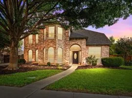 Heated Pool PoolTable HotTub Sleeps 16 Renovated