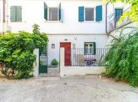 Historic Downtown Home in Gaios