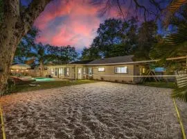 5 mins to Honeymoon Island~Sand Volleyball~Firepit