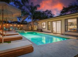 5 mins to Honeymoon Island~Sand Volleyball~Firepit, hotel a Palm Harbor
