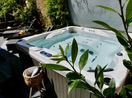 Executive Suite with Private Hot Tub SkyTV