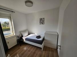 High Moon Apartment House in Nienburg with Wifi, hotell med parkeringsplass i Grimschleben
