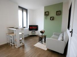 Appartement - Centre ville de Cambrai، فندق في كامبراي