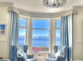 Rollo Villa, 4 bed luxury apartment, superb sea views, Lower Largo, 25 mins to St Andrews, hotel in Lower Largo