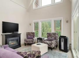 Harrison Lake Pets Welcome-3BR Penthouse Suite, huoneisto kohteessa Harrison Hot Springs