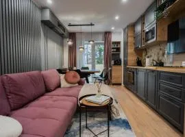 Urban Pearl - Old Town - Unique 4BR/3BA Apartment