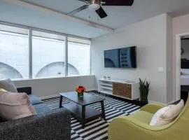 Downtown Dallas CozySuites with gym #10