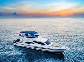 Queen Ruizi Private Yacht – łódź 