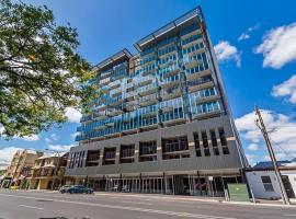 CBD West Apt Centra Adelaide Chinatown Wi-Fi, apartment in Adelaide