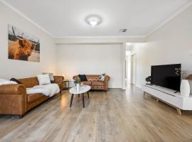 The Charming Living 3BR Townhouse Perfect Vacation, hotel en Birkenhead